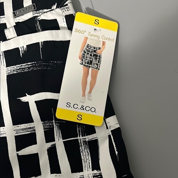3/25$ (Mix)Women's S.C.& CO. Tummy Control Skort Skirt, S, Black&White - Picture 2 of 14